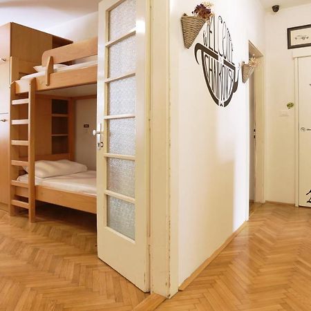 Tchaikovsky Hostel سبليت المظهر الخارجي الصورة