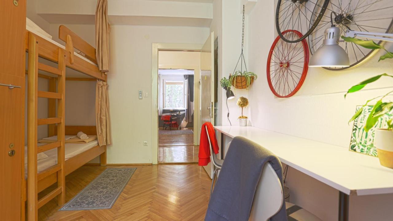 Tchaikovsky Hostel سبليت المظهر الخارجي الصورة