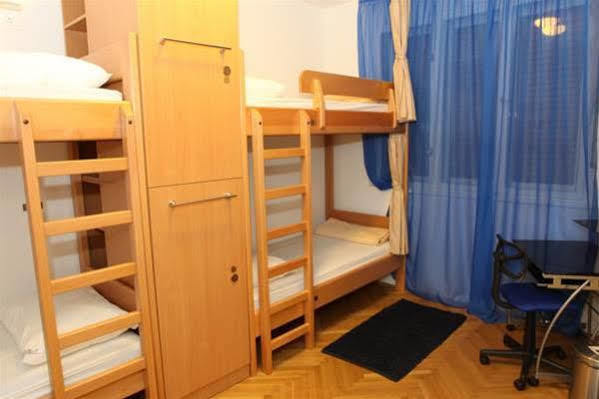 Tchaikovsky Hostel سبليت المظهر الخارجي الصورة