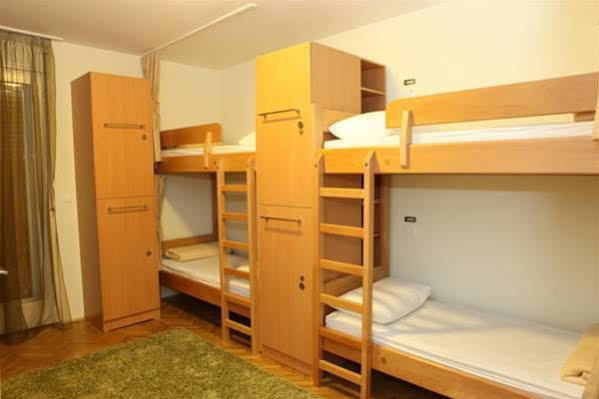 Tchaikovsky Hostel سبليت المظهر الخارجي الصورة
