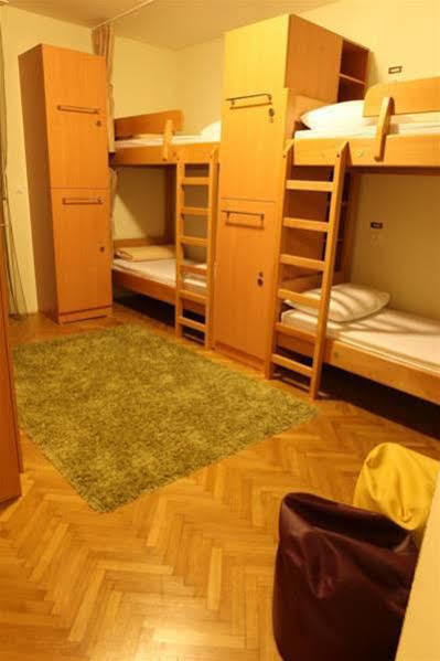 Tchaikovsky Hostel سبليت المظهر الخارجي الصورة
